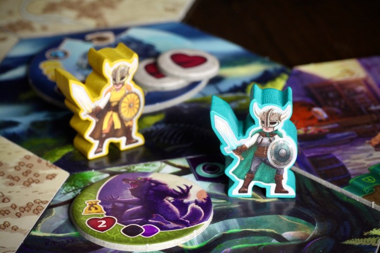 Two brave heroes fight monsters in Chronicles of Avel 