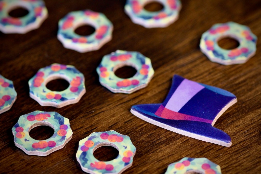 Standard tophat and wreaths